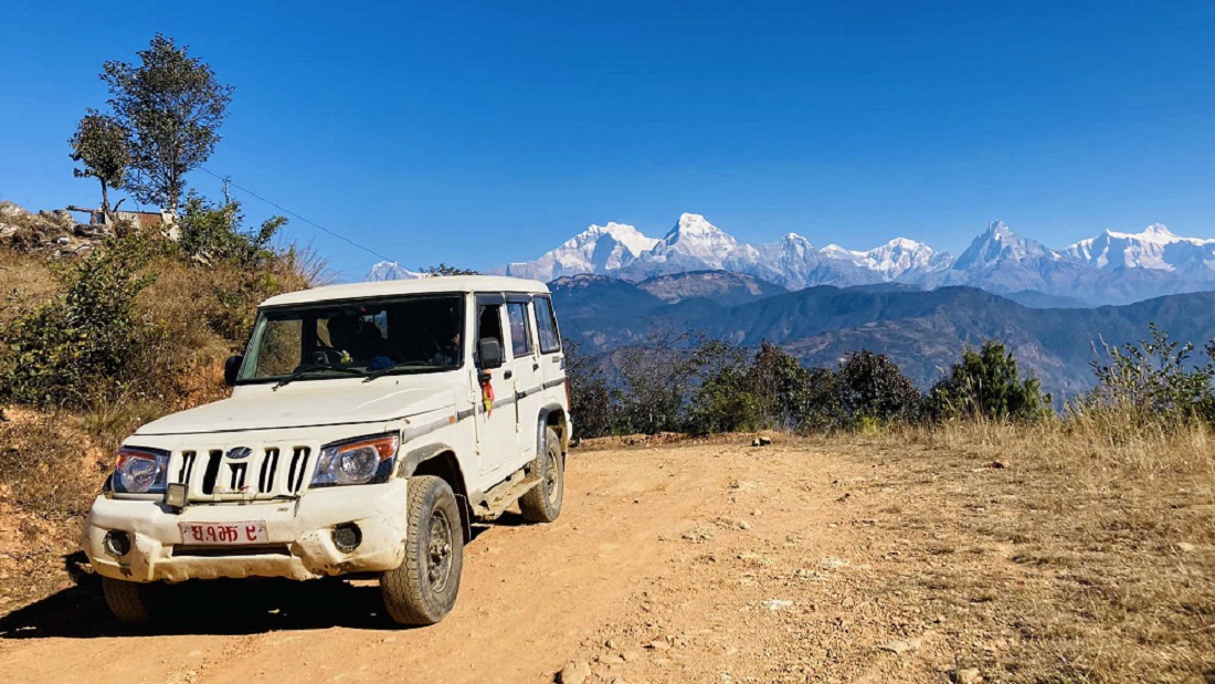 गाउँमा सडक पुगेपछि गाडी चढेर शहर बसाई सरे मान्छे