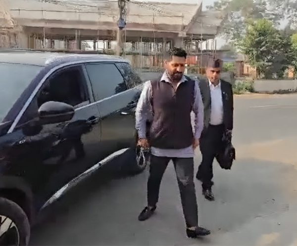 रुपन्देहीको तारिख बुझ्न रवि लामिछाने काठमाडौं जिल्ला अदालतमा