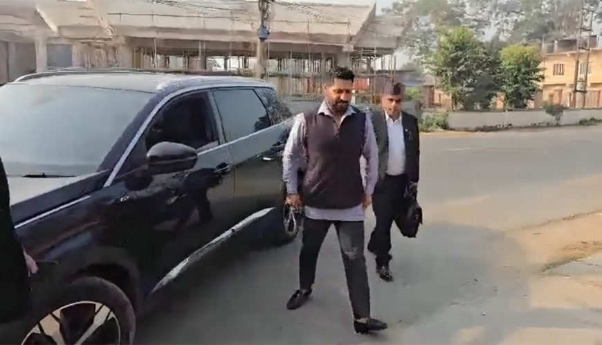 रुपन्देहीको तारिख बुझ्न रवि लामिछाने काठमाडौं जिल्ला अदालतमा