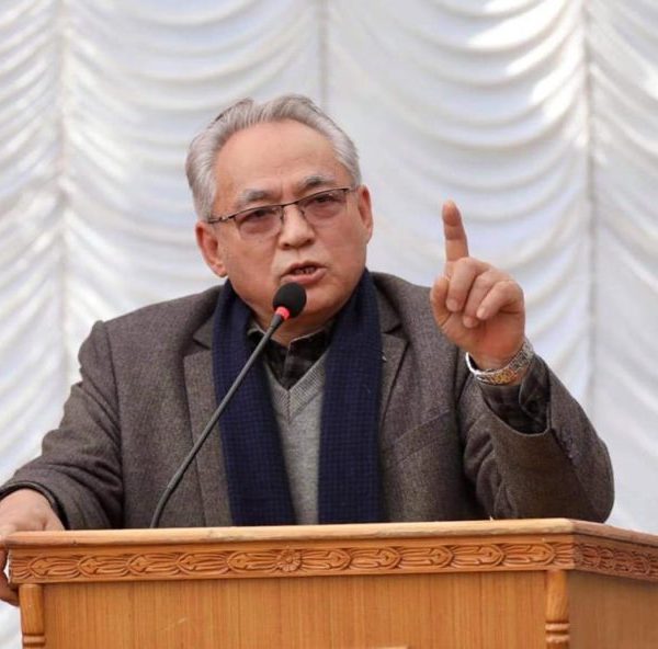 ओलीको सन्देश सुनाउँदै बादलले भने- चुनौती पार गर्न एमाले एकता अपरिहार्य