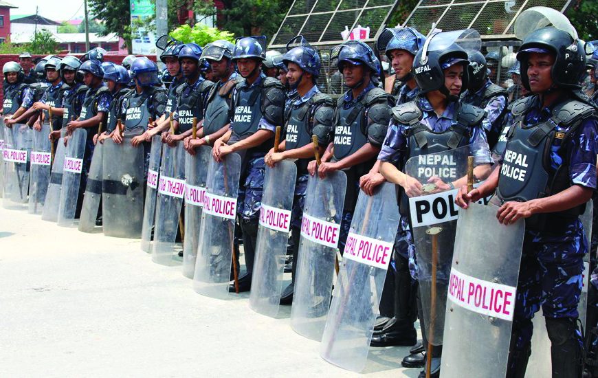 अनुसन्धानका तल्लो तहका प्रहरीहरुलाई तलव राज्यको तर काम हाकिमको घर&hellip;
