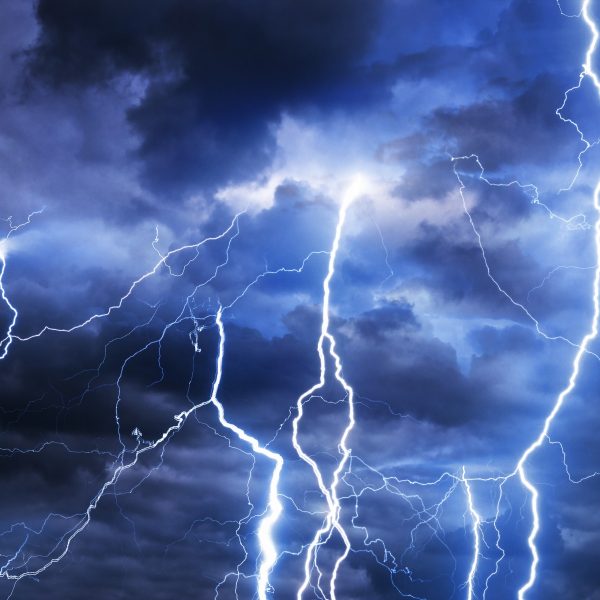 प्युठानमा चट्याङले बाबुछोराको ज्यान गयो, एक महिला घाइते