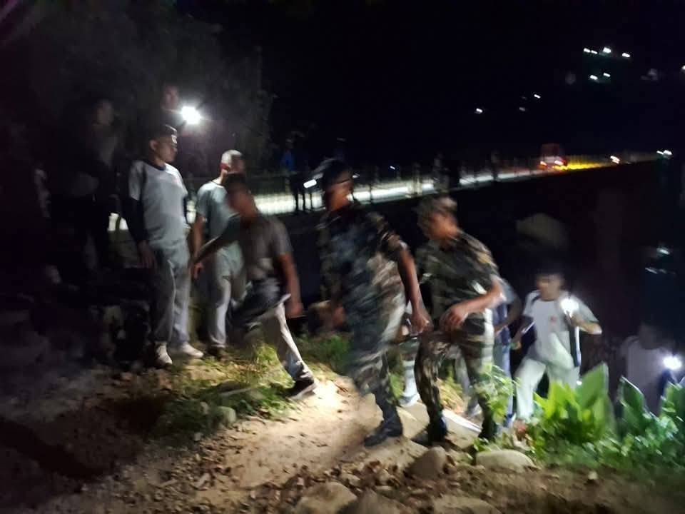 दमौलीको मादी पुलबाट जिप खस्दा तीन जनाको…