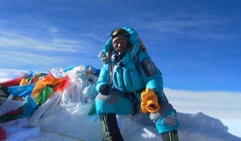 कामीरिता शेर्पाद्वारा ३२औँ पटक सगरमाथा आरोहण, तोडे…