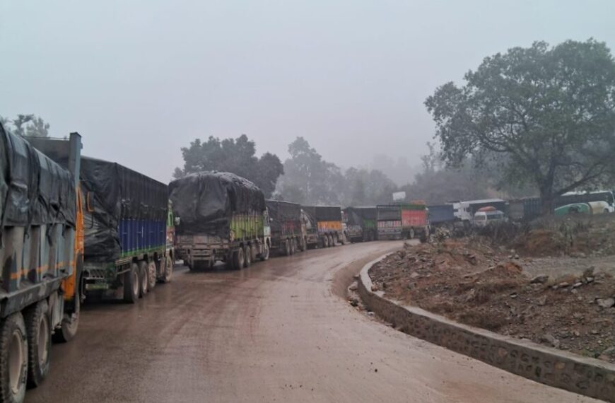 नारायणघाट- बुटवल खण्डमा राति ठूला मालवाहक सवारी साधनलाई रोक