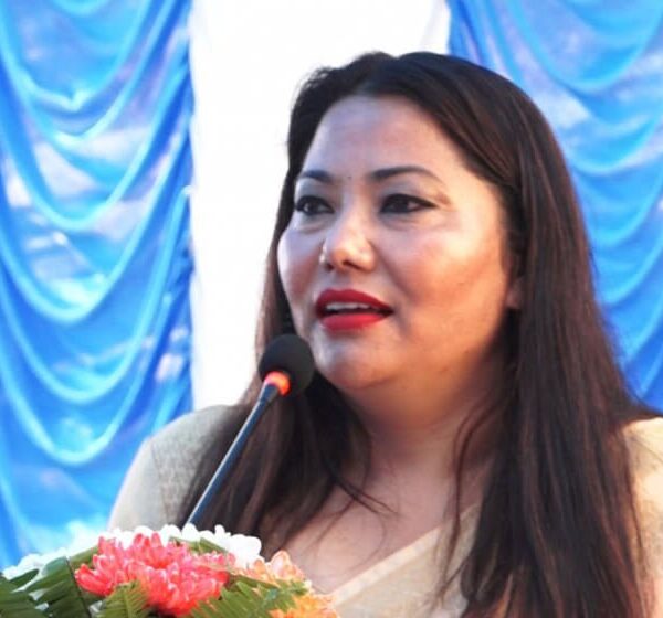 माधव नेपालबारे रामकुमारी झाँक्री– काँधमाथि मरेको सिनो हालेर हिँड्न सकिँदैन (भिडियो)