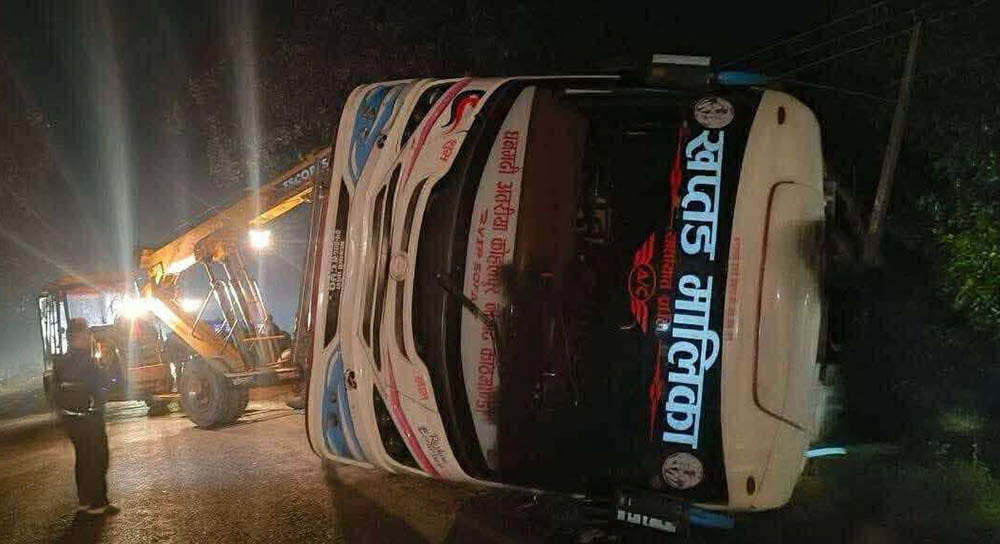 कपिलवस्तुमा यात्रुवाहक बस दुर्घटना: पैदलयात्रुको मृत्यु, पाँच…