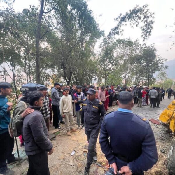 बागलुङमा स्कुल बस दुर्घटना, ४ जना विद्यार्थीको अवस्था गम्भीर