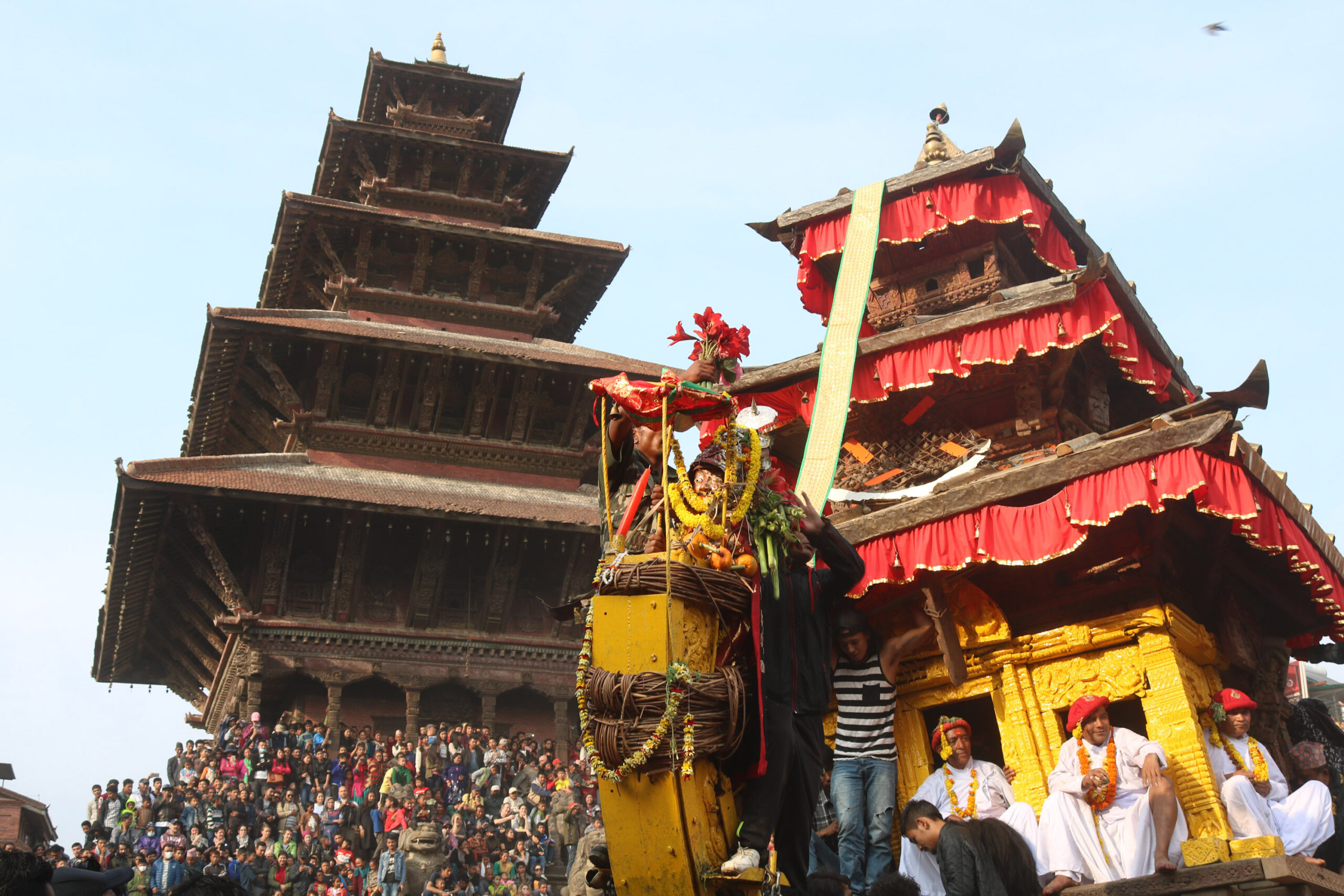 भक्तपुरमा बिस्केट जात्राको तयारी सुरु, भैरव र भद्रकालीको रथ निर्माण हुँदै
