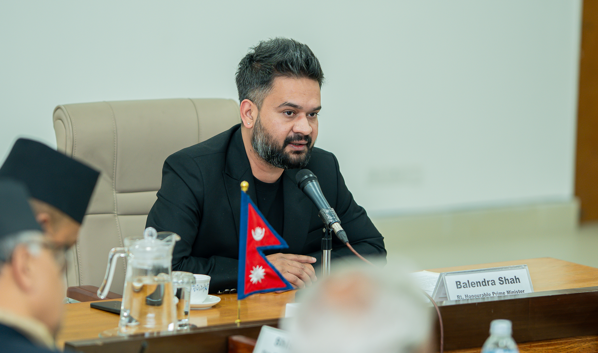 ०६२ यताका उच्चपदस्थ कर्मचारी र राजनीतिक पदाधिकारीको…