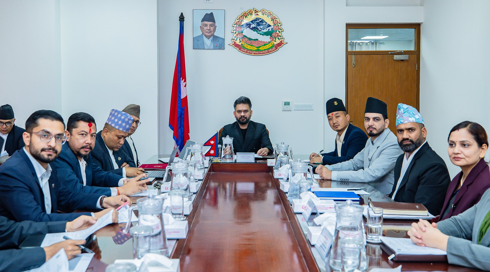 मन्त्रिपरिषद् बैठक बस्दै