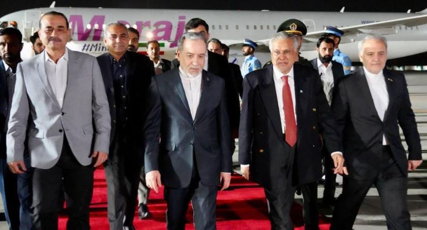 इरानी विदेशमन्त्री पाकिस्तान पुगे, शान्ति वार्ताको अपेक्षा