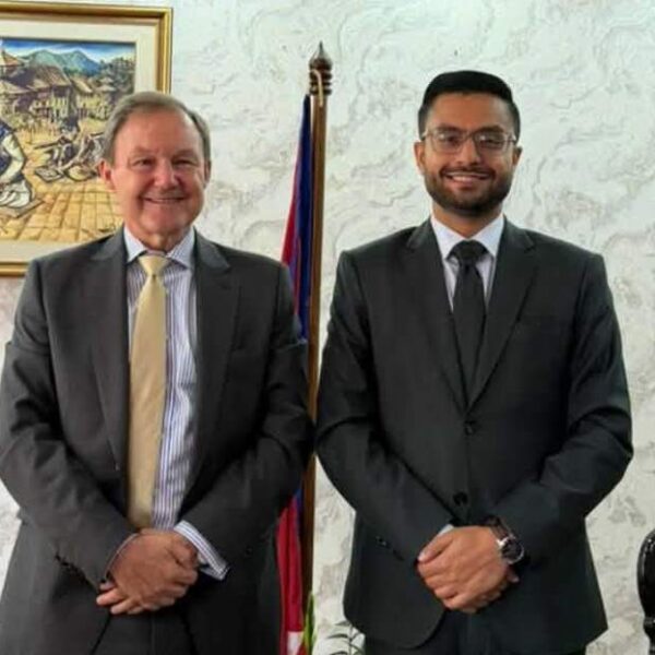 शिक्षामन्त्री पोखरेलसँग बेलायतका राजदूतको शिष्टाचार भेटवार्ता