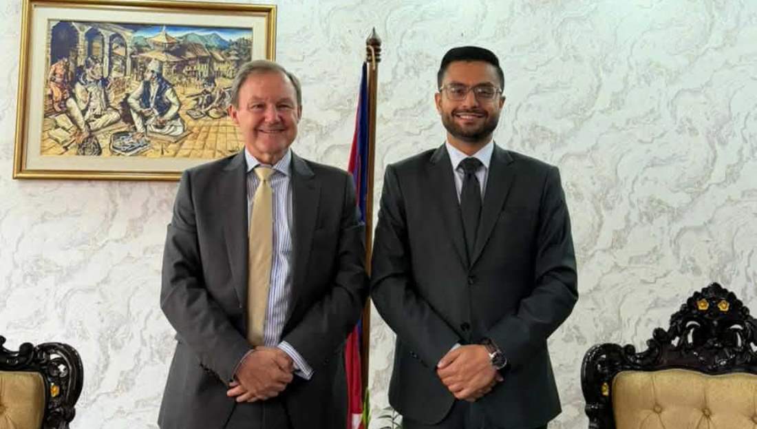 शिक्षामन्त्री पोखरेलसँग बेलायतका राजदूतको शिष्टाचार भेटवार्ता