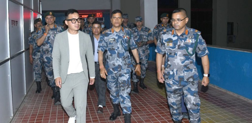 तालिमका क्रममा बेहोस भएका सशस्त्रका जवान भेट्न…