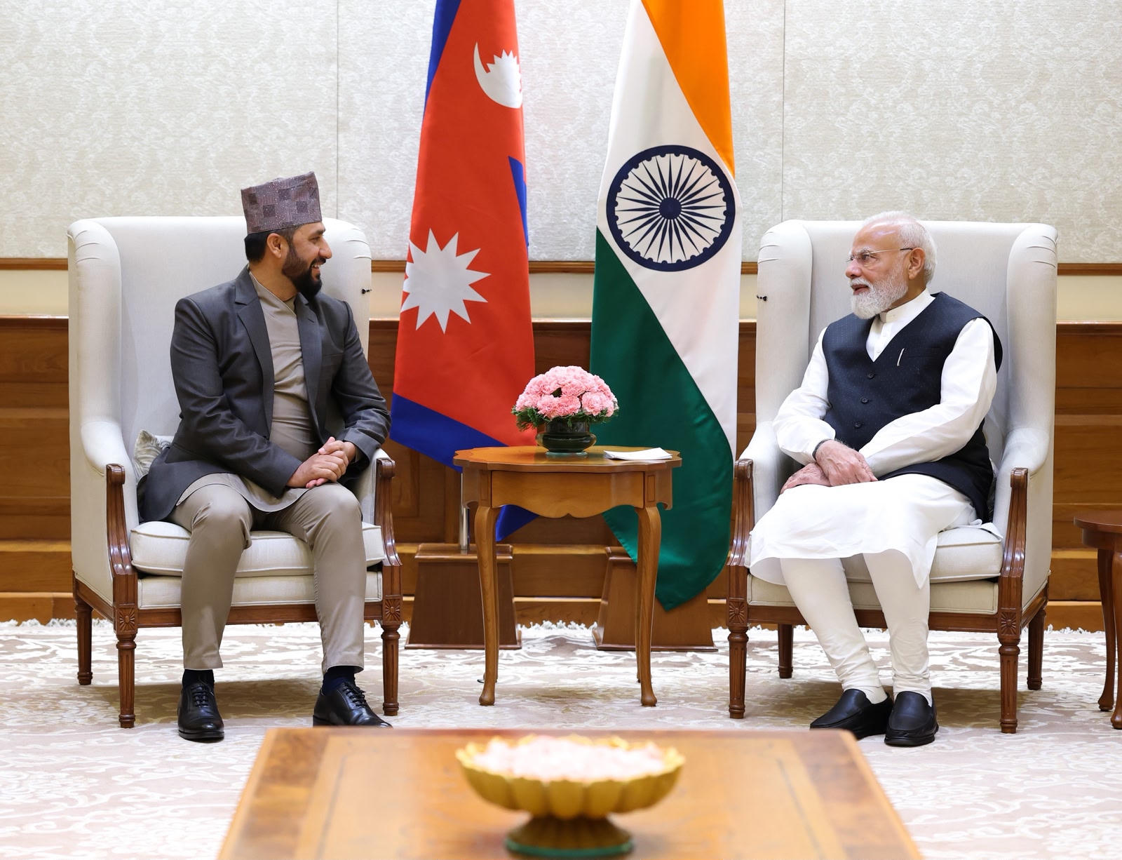 भारत भ्रमणमा रवि लामिछानेले मोदीलाई दिए नेपाल भ्रमणको निम्तो