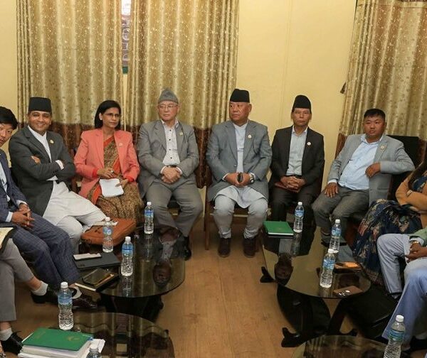 प्रधानमन्त्रीले संसद्बाटै माफी नमागेसम्म बैठक चल्न…