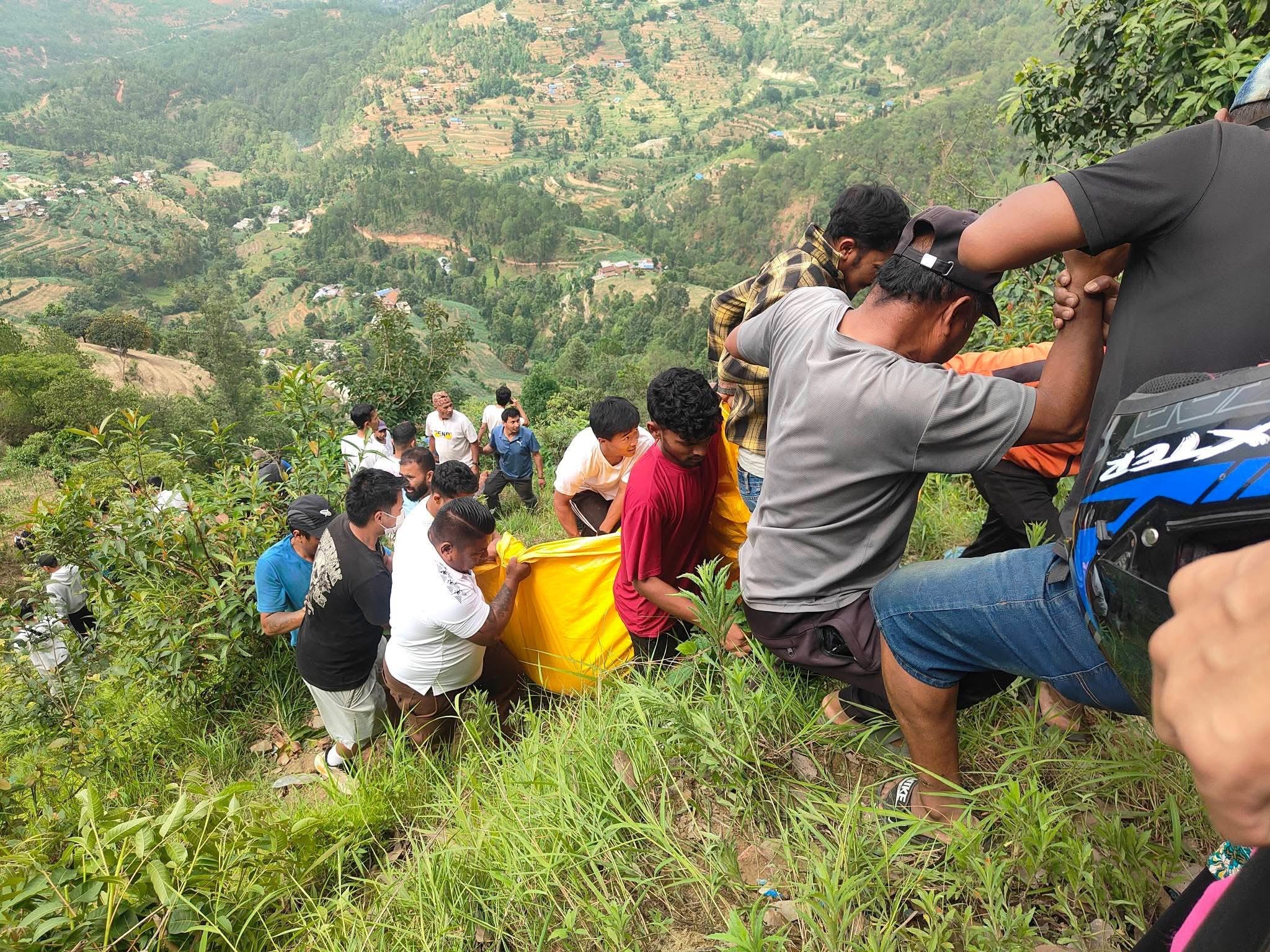काभ्रे बस दुर्घटनाका ४ जना मृतकको सनाखत
