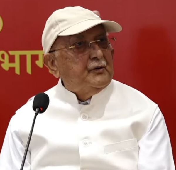 राष्ट्रपति ‘रबरस्ट्याम्प’ बन्नुभयो : ओली