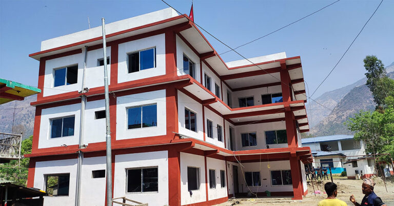नलगाडलाई २३ लाख ६० हजारको राहत हस्तान्तरण