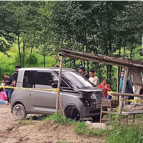 काठमाडौंको तारकेश्वरमा कारभित्र जलेको अवस्थामा भेटियो महिलाको शव