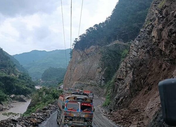 तुइन खोलामा पहिरो रोकथाम सुरु