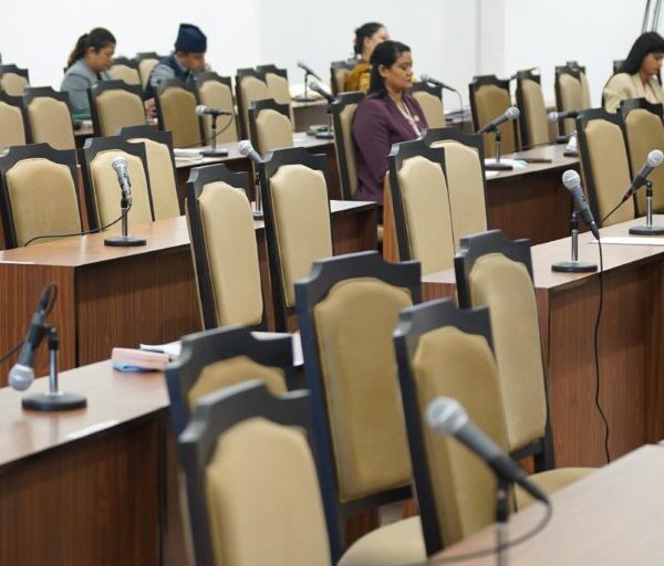 सांसदको उपस्थिति पातलिएपछि रास्वपाले हाजिरी जाँच्ने