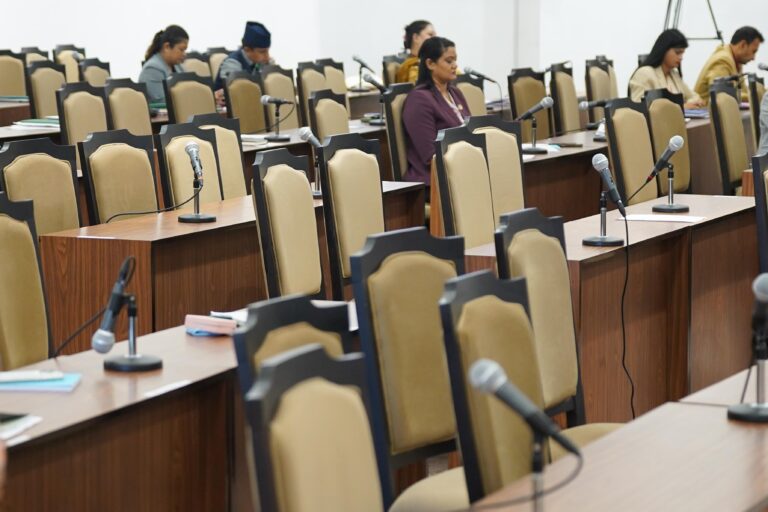 सांसदको उपस्थिति पातलिएपछि रास्वपाले हाजिरी जाँच्ने