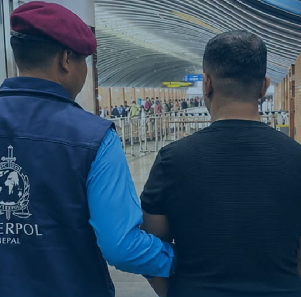 रेड नोटिस जारी भएका प्रतिवादी साउदीबाट काठमाडौँ आइपुग्नेबित्तिकै पक्राउ