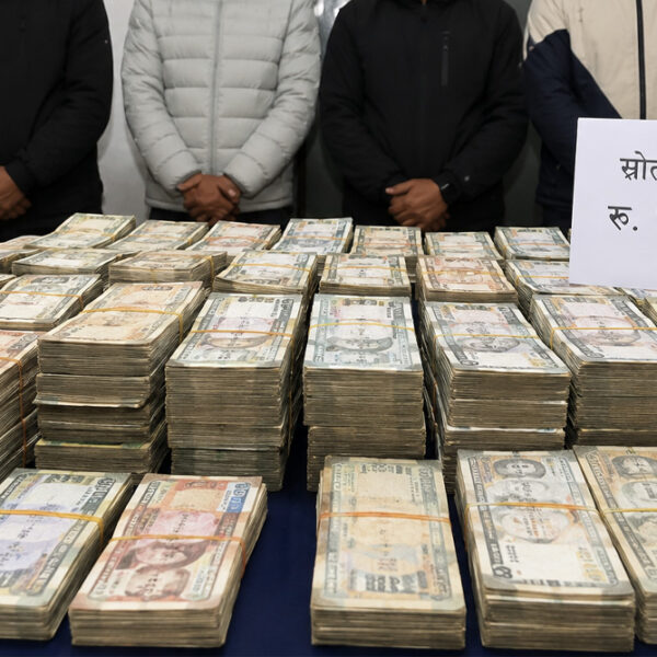 वीरगञ्जबाट ५२ लाख ५० हजार स्रोत नखुलेको रकमसहित ४ जना पक्राउ