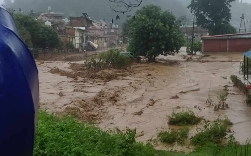 काभ्रेको रोसी खोलाको बाढीले सतर्कता तह नाघ्यो, सावधानी अपनाउन सुझाव