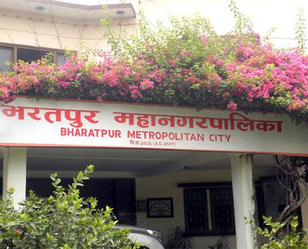 सम्झौताअनुसार निर्माण सम्पन्न नगरेपछि २६ व्यवसायीलाई स्पष्टीकरण