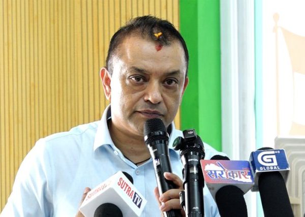 छुट्टै अधिवेशन गर्नुपर्ने कुनै कारण छैन, सबै जोडिऔँ : गगन थापा
