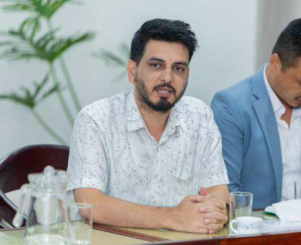 बाढी प्रभावित क्षेत्रका सडक सञ्जाल असोजभित्रै सञ्चालन हुन्छ : मन्त्री लम्साल