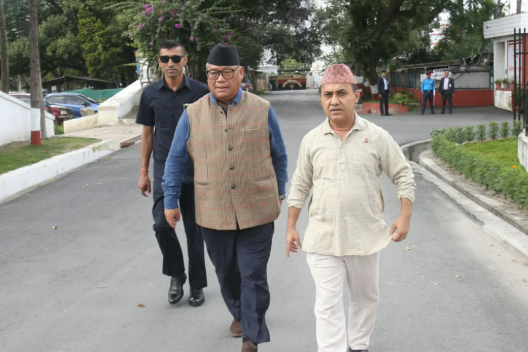 प्रधानमन्त्रीसँग भेटेर फर्किए कांग्रेस नेता, के भए&hellip;