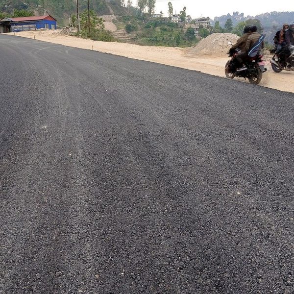 कोशी राजमार्गअन्तर्गत खाँदबारी–सभाखोला सडक दैनिक नौ घण्टा बन्द