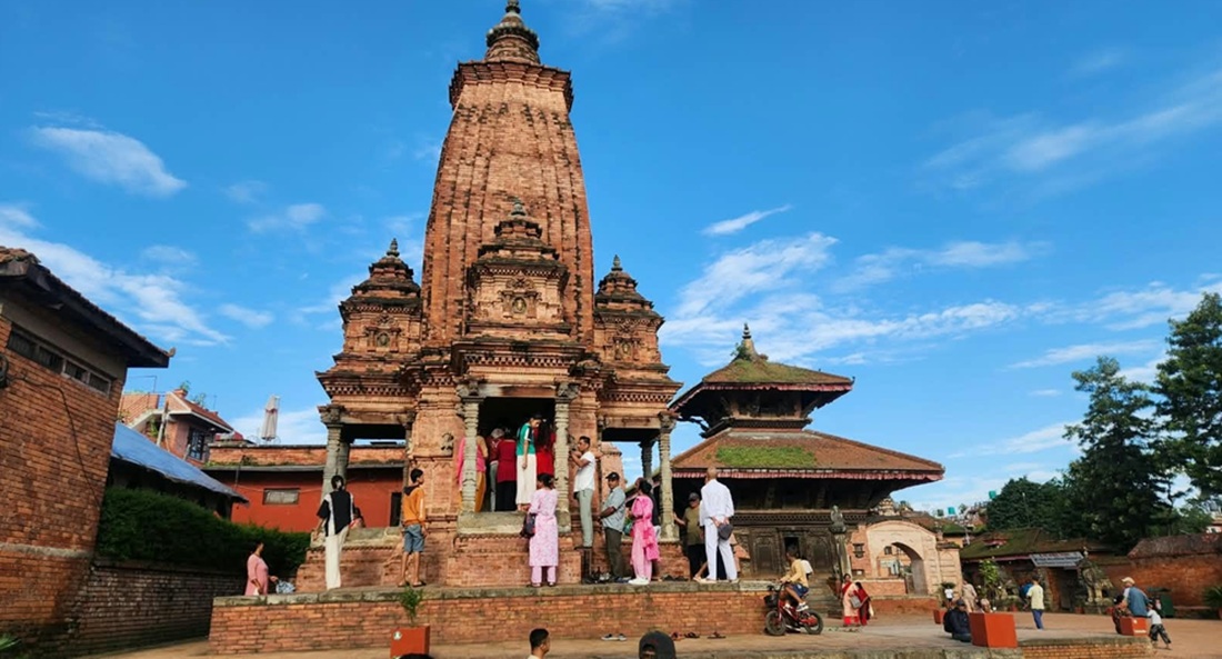 भक्तपुरको केदारनाथ मन्दिरमा साँझ महाआरती गरिँदै