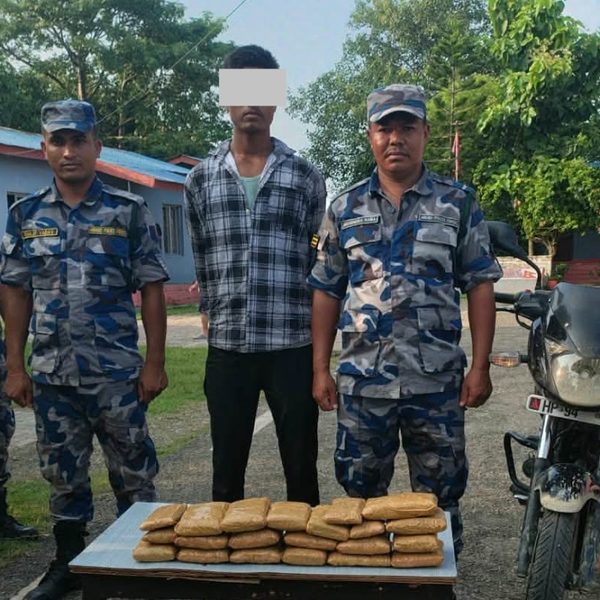 पर्सामा नौ किलो चरेससहित भारतीय नागरिक पक्राउ