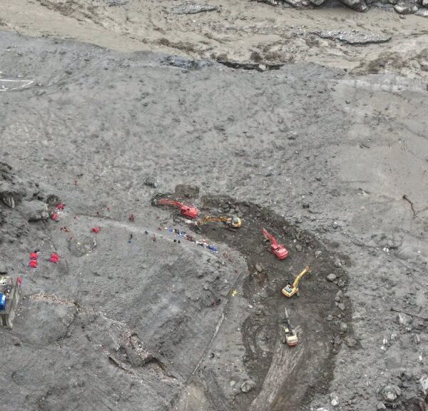 चीनले एक सातामै मर्मत गर्यो केरूङ जोड्ने राजमार्ग
