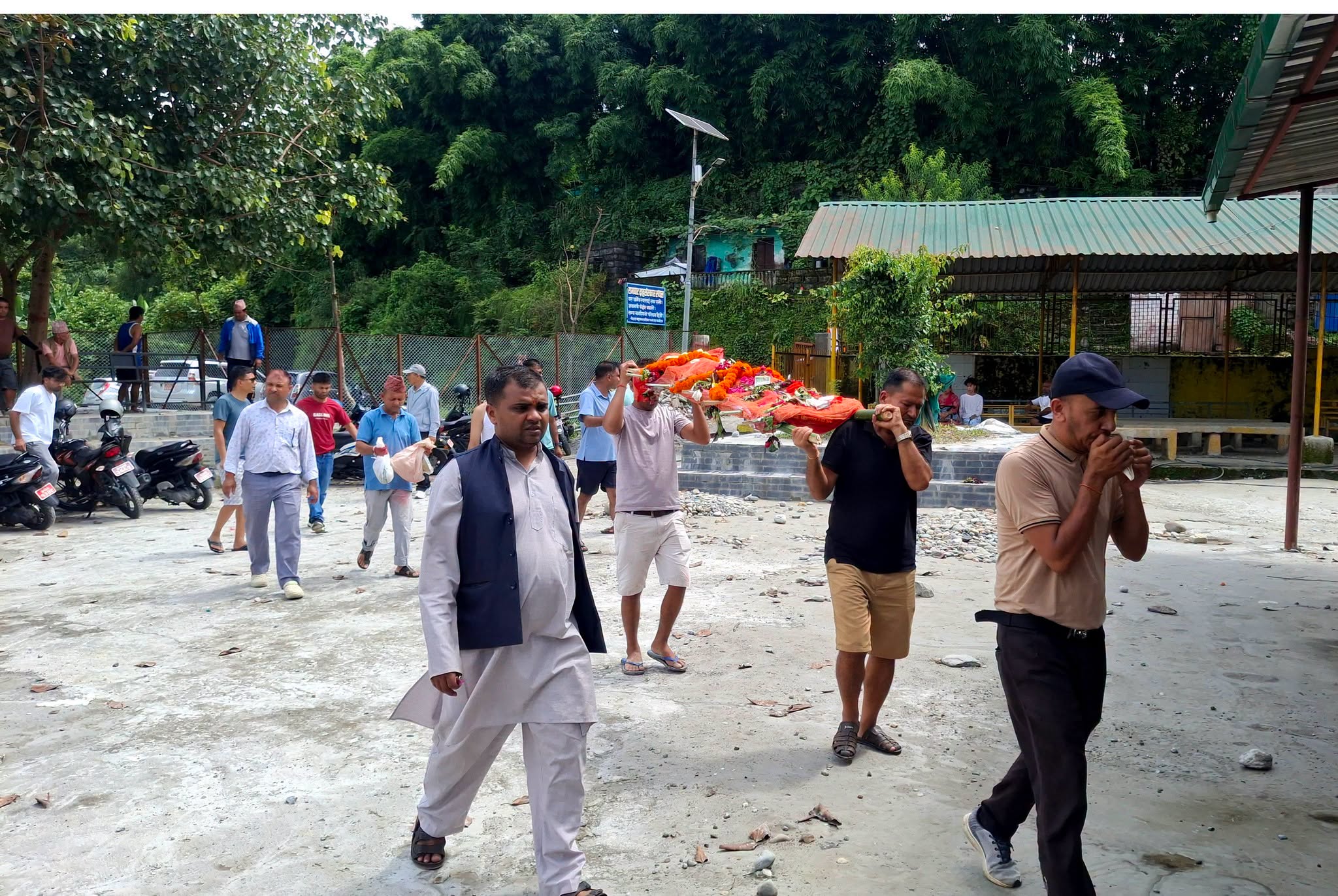 दिदीबहिनीलाई तीजको उपहार किनेर राखे, तर गोविन्दले दिन पाएनन्