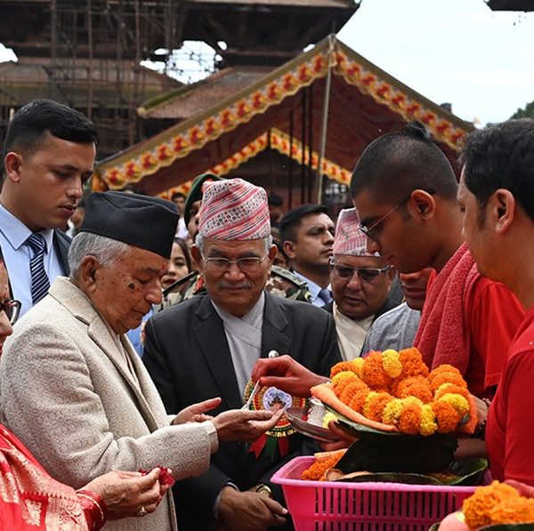 राष्ट्रपति रामचन्द्र पौडेलद्वारा पाटन कृष्ण मन्दिरमा पूजाआरधना