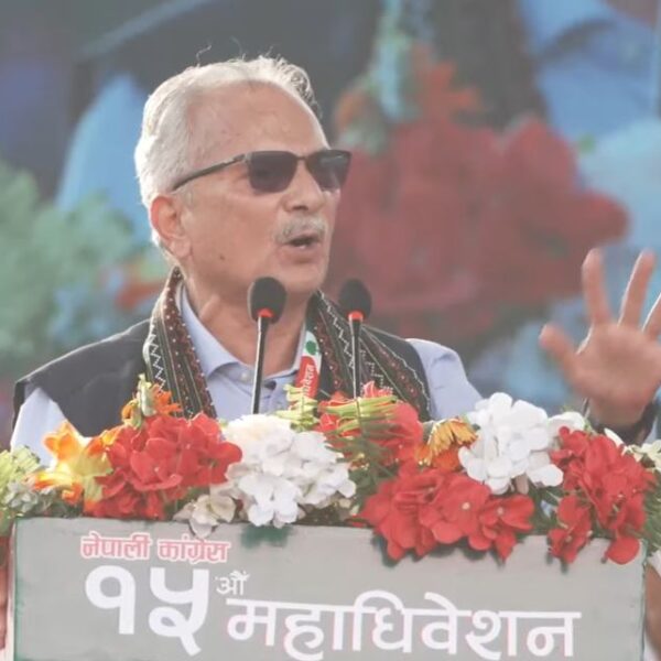 हाम्रो जस्तो देशमा धेरै पार्टी आवश्यक छैन : बाबुराम भट्टराई