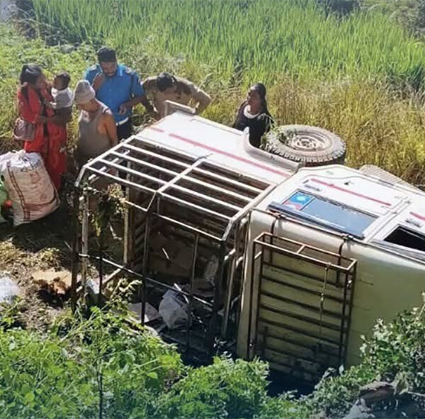 उदयपुरमा ‘ब्रेक फेल’ भई जीप दुर्घटना, १५ जना घाइते