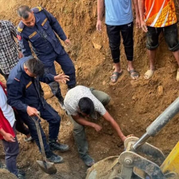 बागलुङमा माटोको ढिस्कोले पुरिएर दुईजनाको मृत्यु, एकजना गम्भीर घाइते