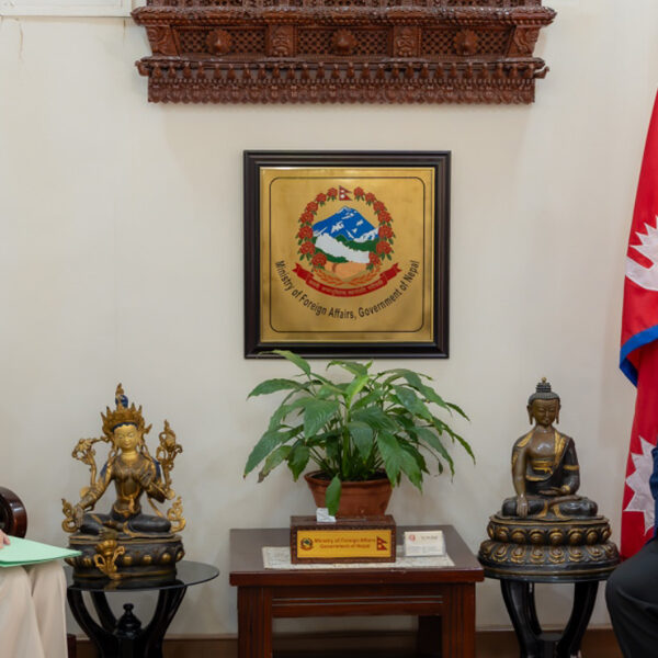 परराष्ट्रमन्त्री खनालसँग स्विट्जरल्यान्डकी राजदूत मेउलीको शिष्टाचार भेटवार्ता