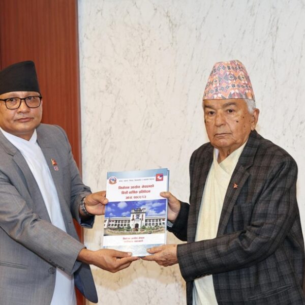 राष्ट्रपतिसमक्ष निर्वाचन आयोगको वार्षिक प्रतिवेदन पेश